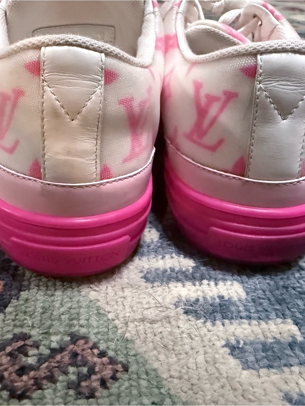 Louis Vuitton White and Pink Monogram Low-Top Sneakers - Picture 7 of 7